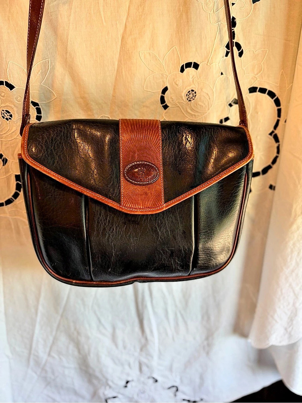 Vintage Donatello Italiano Modallo two-tone leather crossbody/shoulder bag in cl